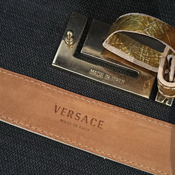 Versace Gold leather belt size 95 - Picture 4 of 9
